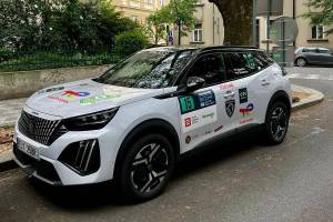 Posádky s elektromobily Peugeot vyrážejí do Olomouce na druhou soutěž šampionátu v ecorally. Panuje nadšení i nejistota 